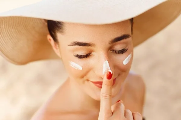10 Langkah Mudah Menjaga Kesehatan Kulit di Musim Panas