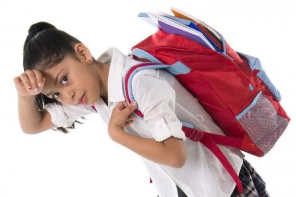 7 Tips Pakai Tas Punggung Biar Gak Bikin Cedera